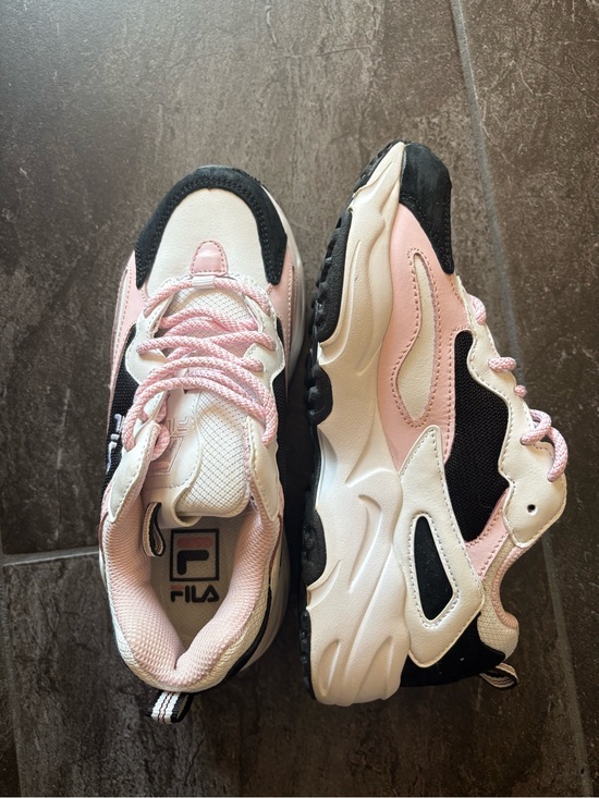 Fila Shoes - FILA Ray Tracer Pink & Black Athletic Sneakers Size 7